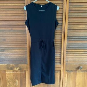Black sleeveless casual dress